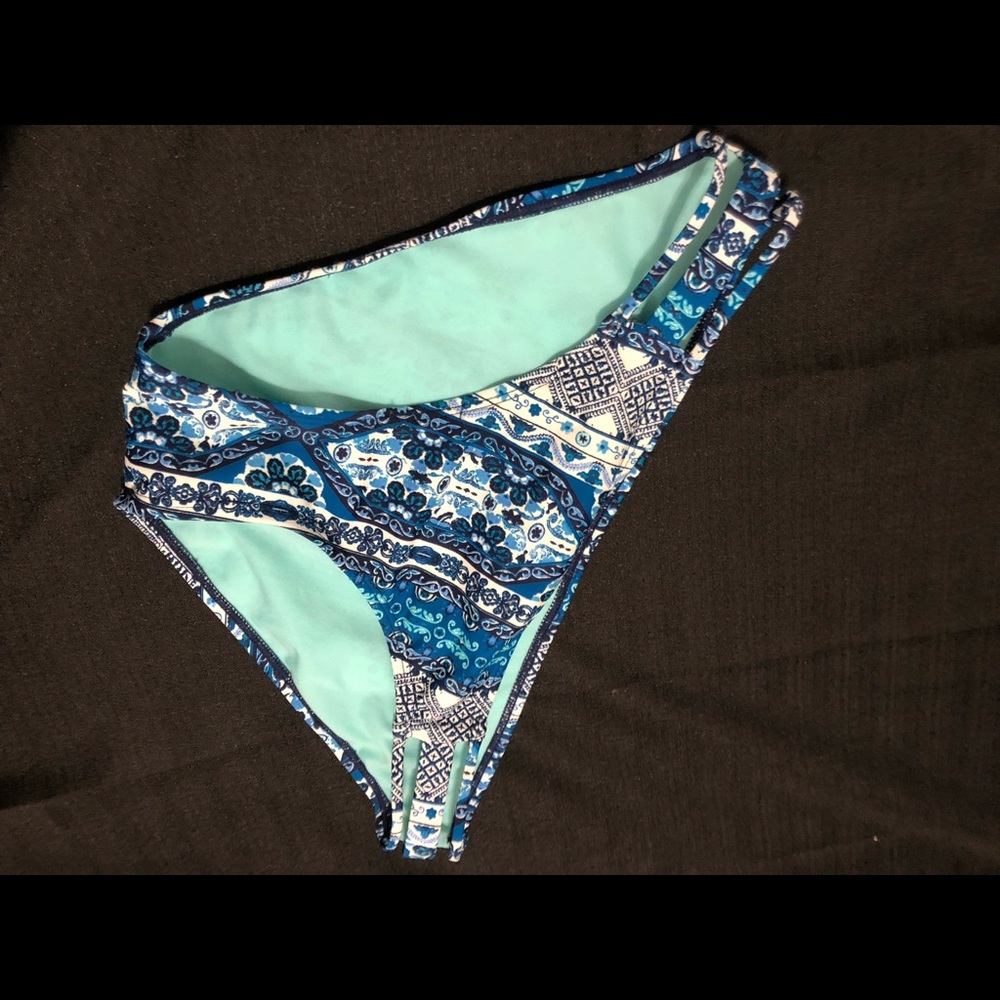 Bikini bottoms